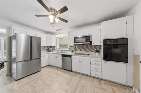 Kitchen - 1219 Hobson Dr, Ferguson, MO 63135 photo 3 of 3