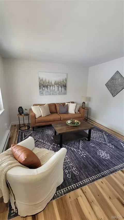 10601 Carroll Wood Way, Saint Louis, MO 63128