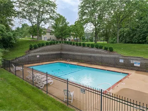 638 Cascade Lake Ct, Ballwin, MO 63021 photo 37