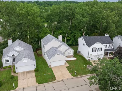 638 Cascade Lake Ct, Ballwin, MO 63021 photo 27