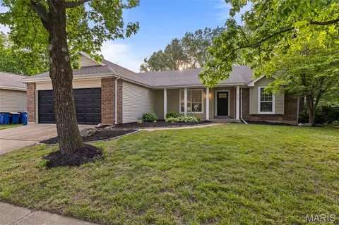 659 Foxtail Dr, Florissant, MO 63034