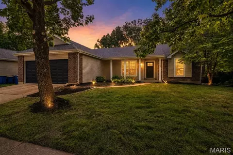659 Foxtail Dr, Florissant, MO 63034