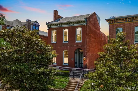 1225 Dolman St, Saint Louis, MO 63104
