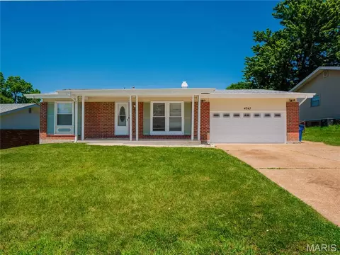 4347 Varano Dr, Florissant, MO 63033