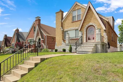 5635 Oleatha Ave, Saint Louis, MO 63139