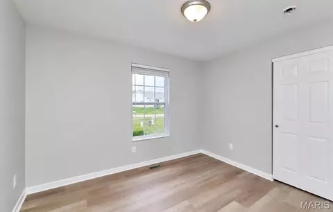 Bedroom - 10 Sugarberry Ct, Troy, MO 63379 photo 4 of 5