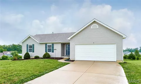 Exterior - 10 Sugarberry Ct, Troy, MO 63379 photo 3 of 8