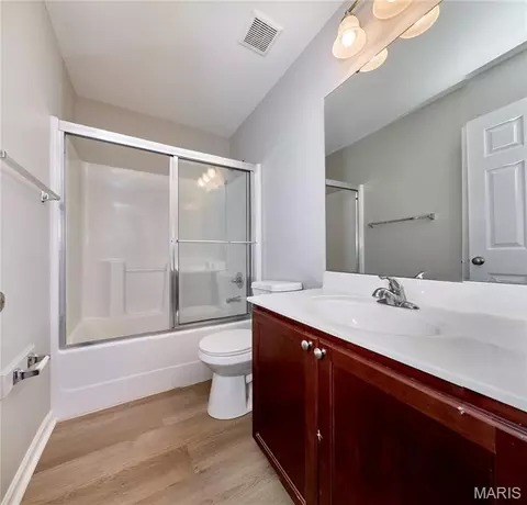 Bath - 10 Sugarberry Ct, Troy, MO 63379 photo 1 of 2