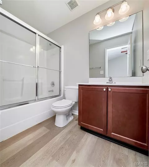 Bath - 10 Sugarberry Ct, Troy, MO 63379 photo 2 of 2