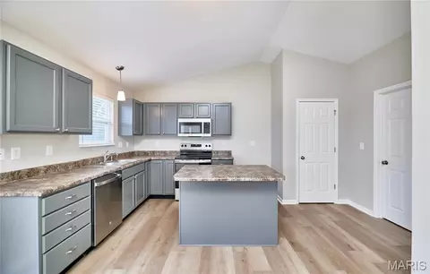 Kitchen - 10 Sugarberry Ct, Troy, MO 63379 photo 1 of 4
