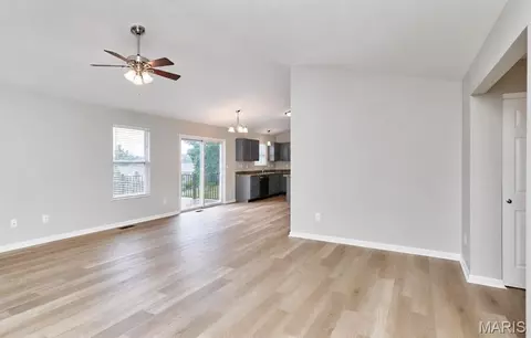 Living - 10 Sugarberry Ct, Troy, MO 63379 photo 2 of 3