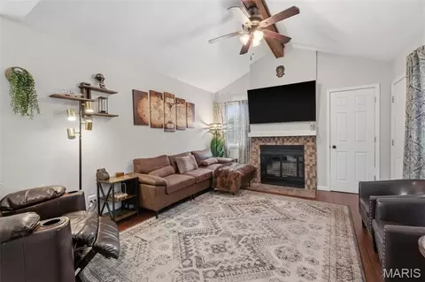 Living - 704 Hemingway Ln #E, Weldon Spring, MO 63304 photo 2 of 4