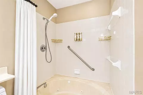 Bath - 704 Hemingway Ln #E, Weldon Spring, MO 63304 photo 4 of 4