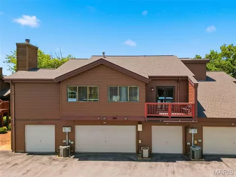 Exterior - 704 Hemingway Ln #E, Weldon Spring, MO 63304 photo 9 of 18