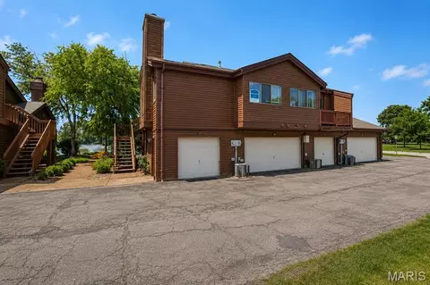 Exterior - 704 Hemingway Ln #E, Weldon Spring, MO 63304 photo 1 of 18
