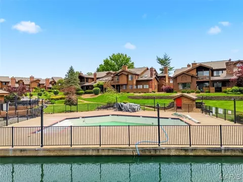 Exterior - 704 Hemingway Ln #E, Weldon Spring, MO 63304 photo 17 of 18