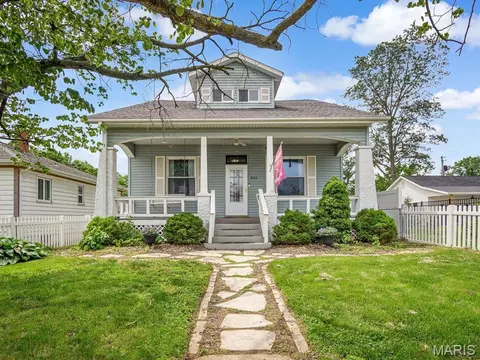 406 W Saint Louis St, Lebanon, IL 62254