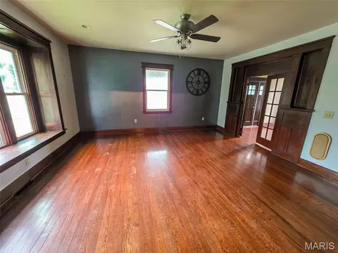 Living - 306 E Main St, Teutopolis, IL 62467 photo 2 of 5