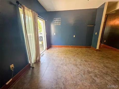 Living - 306 E Main St, Teutopolis, IL 62467 photo 1 of 5