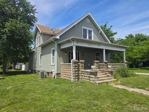 Exterior - 306 E Main St, Teutopolis, IL 62467 photo 7 of 7