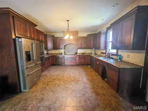 Kitchen - 306 E Main St, Teutopolis, IL 62467 photo 1 of 1