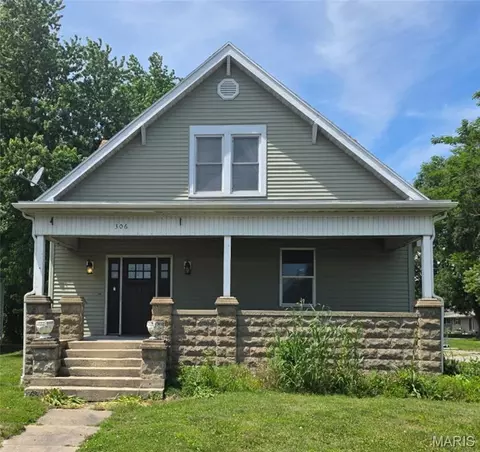 Exterior - 306 E Main St, Teutopolis, IL 62467 photo 6 of 7
