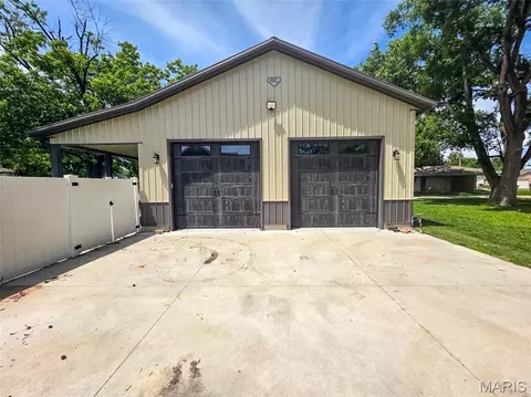 Other - 306 E Main St, Teutopolis, IL 62467 photo 2 of 3