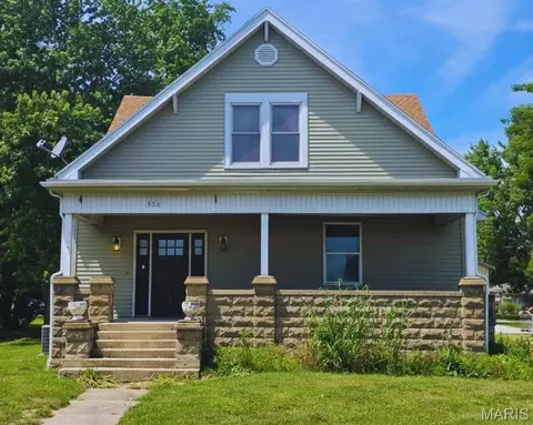 306 E Main St, Teutopolis, IL 62467