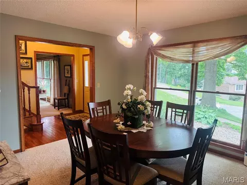 Dining - 4141 Windmere Dr, Hannibal, MO 63401 photo 2 of 2