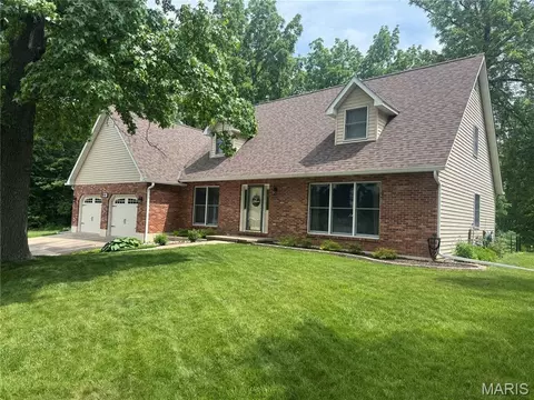 4141 Windmere Dr, Hannibal, MO 63401