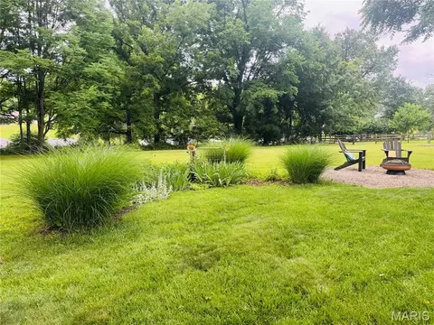 Exterior - 4141 Windmere Dr, Hannibal, MO 63401 photo 5 of 11