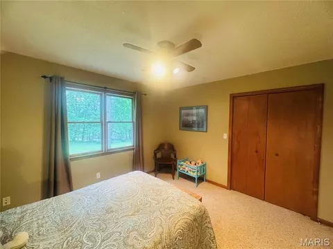 Bedroom - 4141 Windmere Dr, Hannibal, MO 63401 photo 11 of 11
