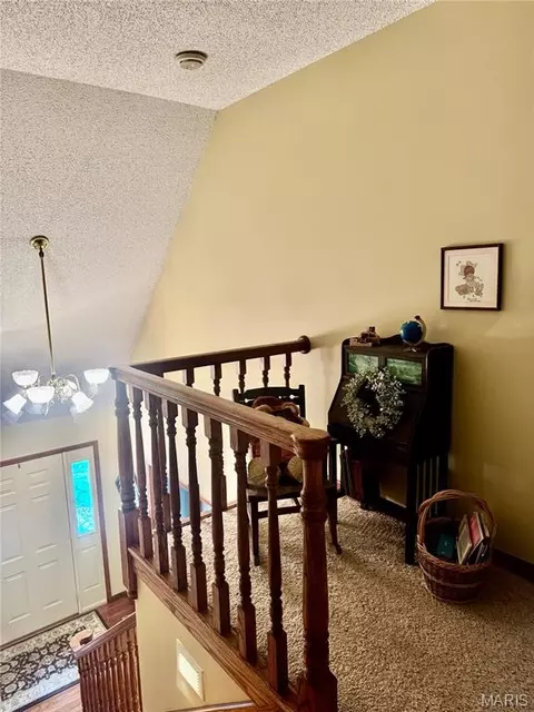 Entry Way - 4141 Windmere Dr, Hannibal, MO 63401 photo 4 of 4