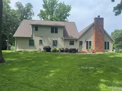 Exterior - 4141 Windmere Dr, Hannibal, MO 63401 photo 10 of 11