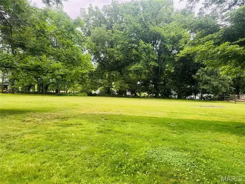 Exterior - 4141 Windmere Dr, Hannibal, MO 63401 photo 6 of 11