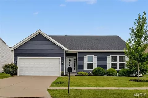 545 Crystal Stream Dr, Wentzville, MO 63385