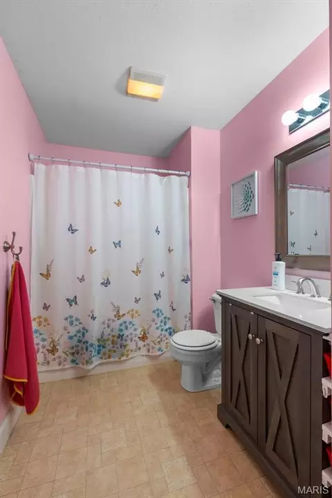 Bath - 209 Tolbert Dr, Jackson, MO 63755 photo 2 of 3