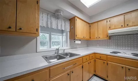 Kitchen - 522 Highway Ff, Bourbon, MO 65441 photo 2 of 2