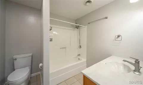 Bath - 522 Highway Ff, Bourbon, MO 65441 photo 1 of 2