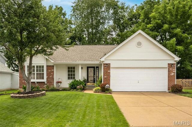 11365 Brierhall Cir, Maryland Heights, MO 63043