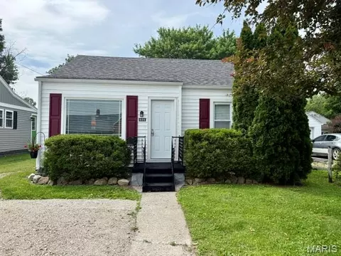 606 W Spruce St, Jerseyville, IL 62052