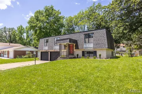 109 San Mateo Dr, Belleville, IL 62221