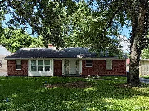107 Habecking Dr, Saint Louis, MO 63137