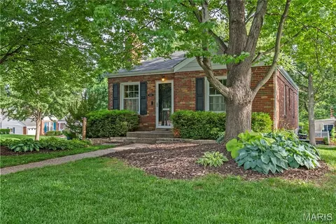 9102 White Ave, Brentwood, MO 63144