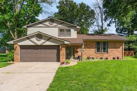 32 Landau Dr, Millstadt, IL 62260
