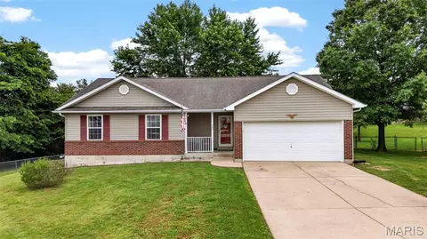 324 Lyons Dr, Troy, MO 63379