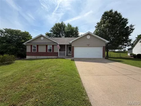324 Lyons Dr, Troy, MO 63379