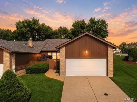 5421 Court Of Cedars, Saint Louis, MO 63128
