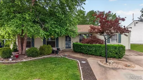 858 Morningside Ln, Arnold, MO 63010