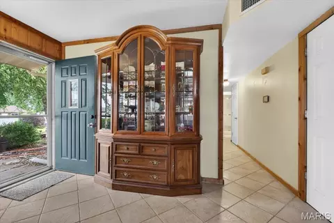 Entry Way - 858 Morningside Ln, Arnold, MO 63010 photo 1 of 2